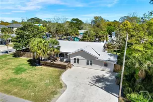 1402 6th Ave, Tybee Island, GA 31328 - Photo 4