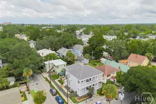 302 E 35th St, Savannah, GA 31401 - Photo 2
