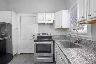 302 E 35th Street, Savannah, GA 31401 - Photo 10