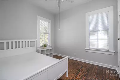 302 E 35th Street, Savannah, GA 31401 - Photo 18