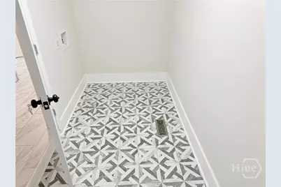 737 E 37th Street, Savannah, GA 31401 - Photo 22