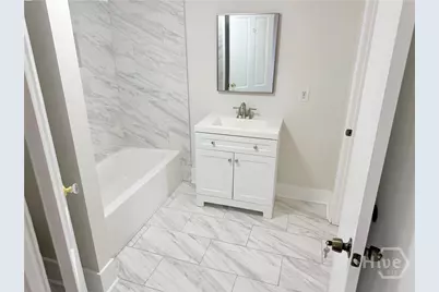 737 E 37th Street, Savannah, GA 31401 - Photo 12