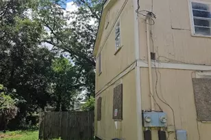 2118 Harden St, Savannah, GA 31415 - Photo 2