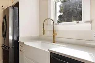 627 W 37th St, Savannah, GA 31401 - Photo 16