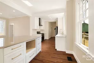 627 W 37th St, Savannah, GA 31401 - Photo 14