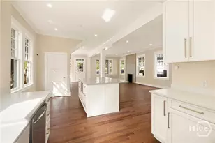 627 W 37th St, Savannah, GA 31401 - Photo 24