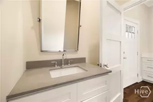627 W 37th St, Savannah, GA 31401 - Photo 18