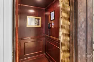300 Bull St, Savannah, GA 31401 - Photo 24