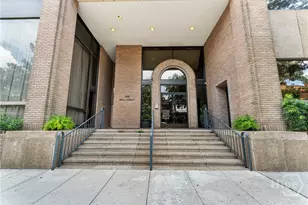 300 Bull St, Savannah, GA 31401 - Photo 2