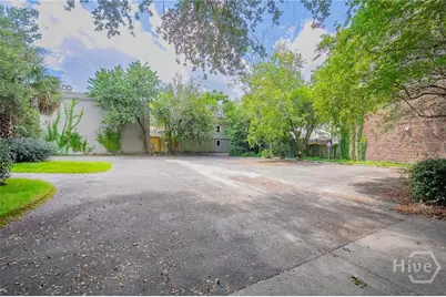 205 W Gaston Street, Savannah, GA 31401 - Photo 2