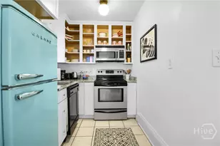 121 W Park Ave, Savannah, GA 31401 - Photo 12
