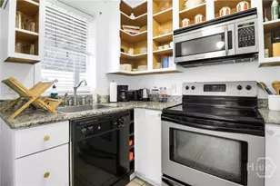 121 W Park Ave, Savannah, GA 31401 - Photo 14