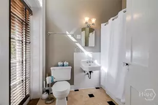 28 E Taylor St, Savannah, GA 31401 - Photo 30
