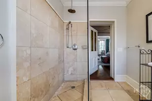 28 E Taylor St, Savannah, GA 31401 - Photo 14