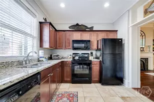 28 E Taylor St, Savannah, GA 31401 - Photo 8