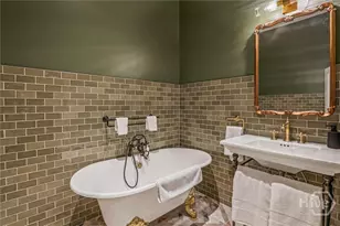 2 E Perry Ln, Savannah, GA 31401 - Photo 42