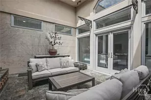 2 E Perry Ln, Savannah, GA 31401 - Photo 22
