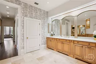2 E Perry Ln, Savannah, GA 31401 - Photo 28