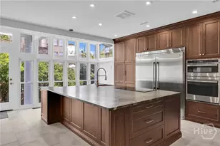 112 W Taylor St, Savannah, GA 31401 - Photo 16