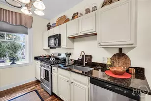 17 E 37th St, Savannah, GA 31401 - Photo 28