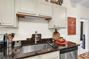17 E 37th St, Savannah, GA 31401 - Photo 30