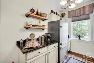 17 E 37th St, Savannah, GA 31401 - Photo 26