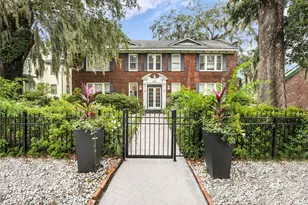 17 E 37th St, Savannah, GA 31401 - Photo 2