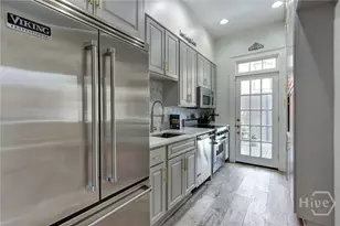 326 E Bryan St, Savannah, GA 31401 - Photo 18