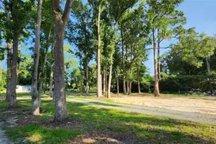 8621 Ferguson Ave, Savannah, GA 31406 - Photo 12