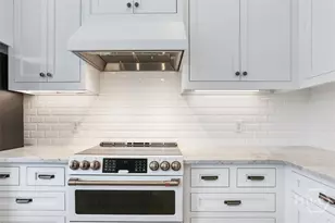 407 E Mc Donough St, Savannah, GA 31401 - Photo 18