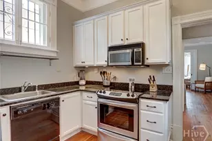 109 W Bolton St, Savannah, GA 31401 - Photo 8