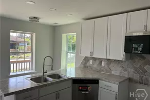 105 Millen St, Savannah, GA 31415 - Photo 2