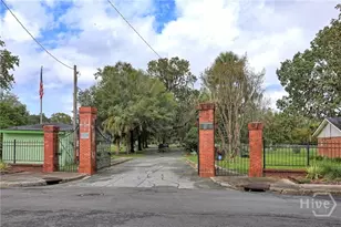 1023 W 37th St, Savannah, GA 31415 - Photo 32