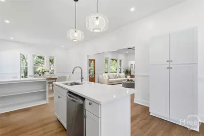 101 W 51st Street, Savannah, GA 31405 - Photo 12
