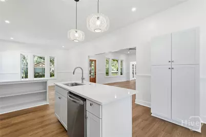 101 W 51st Street, Savannah, GA 31405 - Photo 24