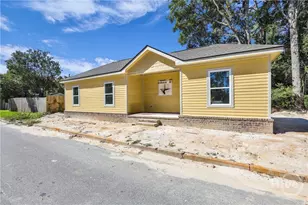 11 West St, Savannah, GA 31415 - Photo 2