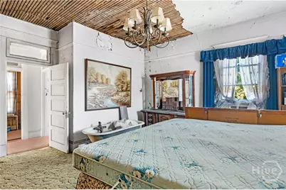 310 W 34th Street, Savannah, GA 31401 - Photo 8
