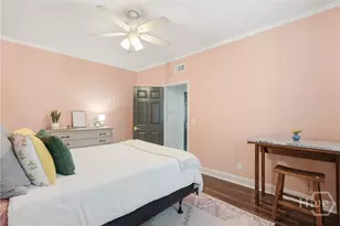 17 E 37th St, Savannah, GA 31401 - Photo 2