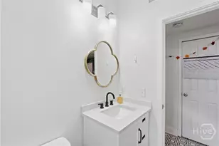 17 E 37th St, Savannah, GA 31401 - Photo 12