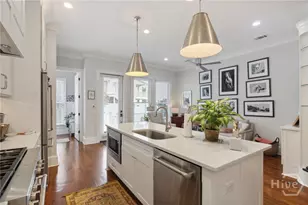 318 E Hall St, Savannah, GA 31401 - Photo 14