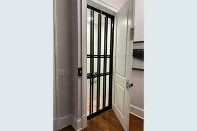 318 E Hall Street, Savannah, GA 31401 - Photo 10