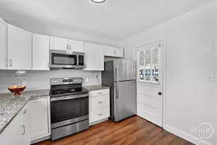 631 W 35th St, Savannah, GA 31415 - Photo 12