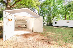 112 E Derenne Ave, Savannah, GA 31405 - Photo 4