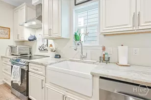 506 E 34th St, Savannah, GA 31401 - Photo 14