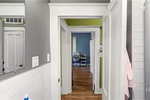534 E Waldburg St, Savannah, GA - Photo 28