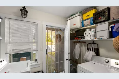 534 E Waldburg Street, Savannah, GA  - Photo 16
