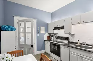 534 E Waldburg St, Savannah, GA - Photo 12