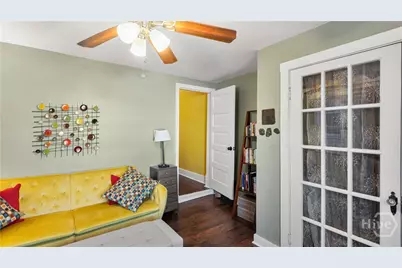 534 E Waldburg Street, Savannah, GA  - Photo 22