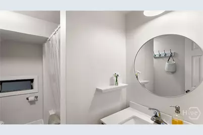 534 E Waldburg Street, Savannah, GA  - Photo 18