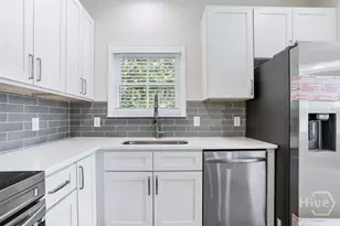 1520 E 56th St, Savannah, GA 31404 - Photo 12